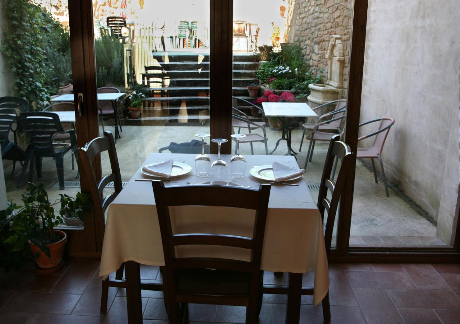 Hostal La Fuente Buera Eksteriør bilde
